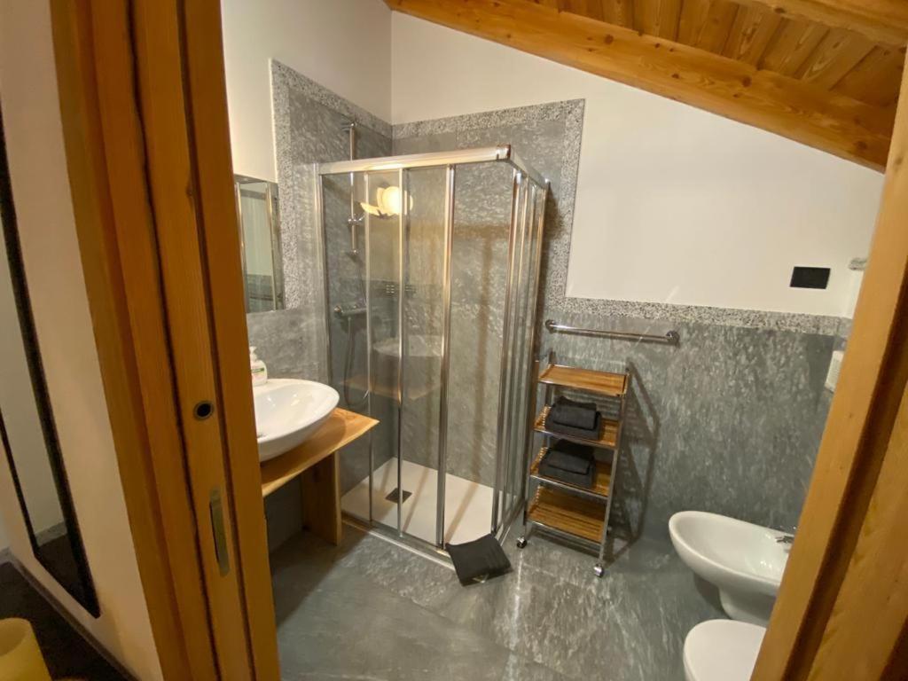 B&B Casa Il Sasso Pinzolo Exteriör bild