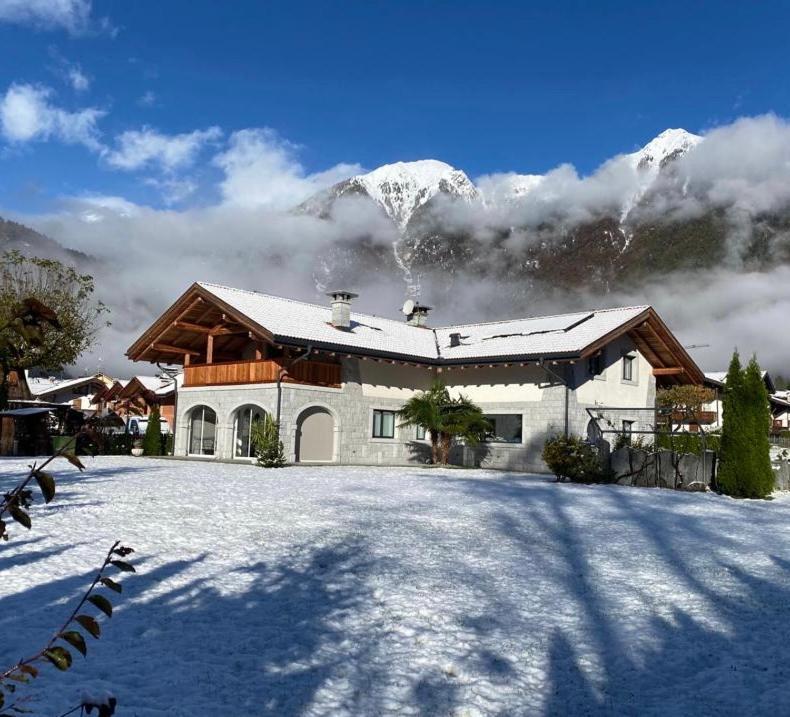 B&B Casa Il Sasso Pinzolo Exteriör bild